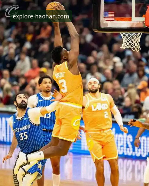 骑士魔术对攻战深度解析：米切尔42分定乾坤，东部格局再添变数